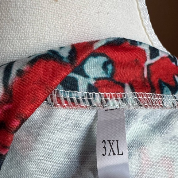 Graphic Tunic with Short Sleeves and Mandarin Collar - Picture 3 of 7